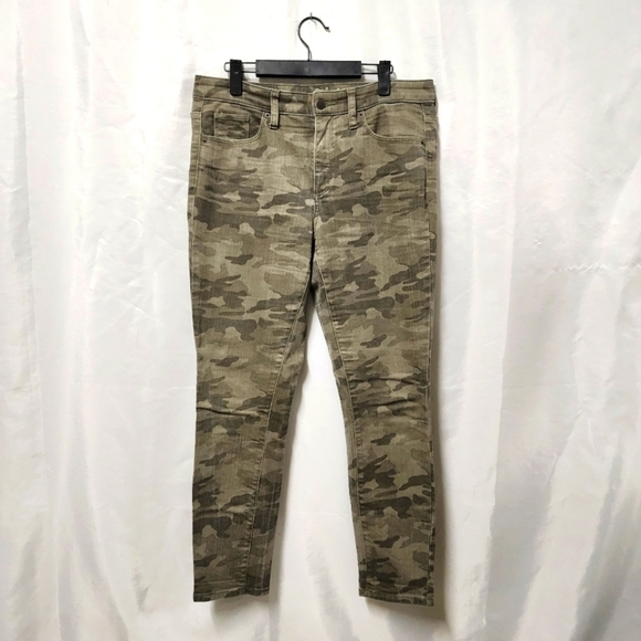 Universal Thread Denim - Women's Universal Threads High Rise Skinny Camouflage Jeans Size 8